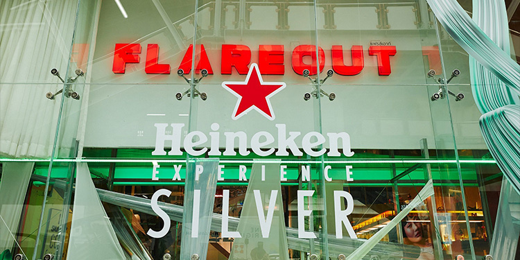 Heineken Experience Silver ชวนคนรุ่นใหม่ปล่อยไหลกันที่ “c” คาเฟ่สุดชิคย่านสนามเป้า พร้อมโชว์เคสแฟชั่นไลฟ์สไตล์คอลเลคชั่นล่าสุดจาก FRANK! GARCON
