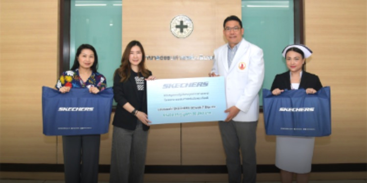 สเก็ตเชอร์ส ประเทศไทย ขอนำส่งภาพข่าวประชาสัมพันธ์ "สเก็ตเชอร์ส บริจาครองเท้ารุ่น GOwalk 7™ สำหรับบุคลากรทางการแพทย์ โรงพยาบาลธรรมศาสตร์เฉลิมพระเกียรติ