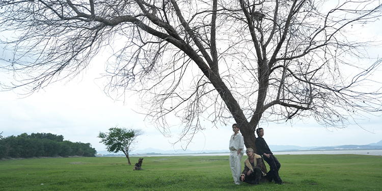​​​​​​​“V3RSE” บอยกรุ๊ปสายร้อง ส่ง MV เพลงใหม่ภาพสวย เพลงเพราะ “ยอม” (Suffocate)   เพลงของคนคลั่งรัก ที่แต่งโดย MEYOU