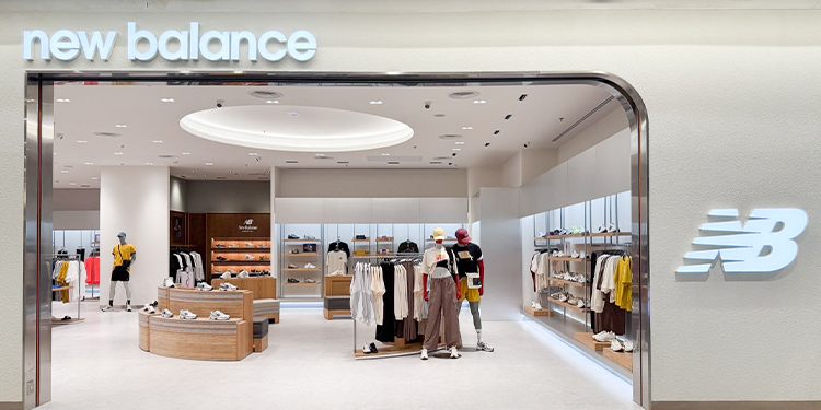 New Balance เปิดคอนเซ็ปต์สโตร์แห่งใหม่ ณ CENTRAL PARK ด้วยพื้นที่ใหญ่ที่สุดและสินค้าครบครันที่สุดในไทย พร้อมวางขายรองเท้ารุ่น 1906L 3 สีใหม่ที่นี่ที่แรก 10 กันยายนนี้!