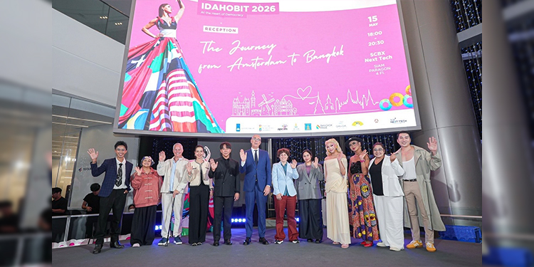 Bangkok Pride ผนึก Drag Bangkok - สถานทูตเนเธอร์แลนด์ - TCEB บันทึกภาพประวัติศาสตร์ "Amsterdam Rainbow Dress"