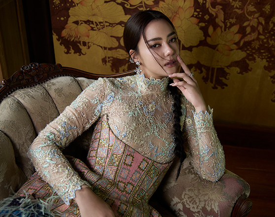 ตัวแทนสาวไทยยุคใหม่ “อแมนด้า ชาลิสา ออบดัม” ถ่ายทอดจิตวิญญาณความงามของผ้าไทย ผ่านแฟชั่นไทย-สไตล์โมเดิร์น กับ MiX MAGAZINE ฉบับที่ 207 The Soul of Thai