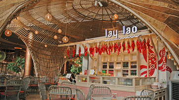 Great Thai seafood meets Lao cuisine : ความอร่อยที่ลงตัว Lay Lao ICONSIAM | Issue 165