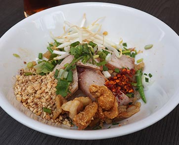 สมทรงโภชนา (บางลำพู) ต้นตำรับก๋วยเตี๋ยวสุโขทัย เจ้าแรกของประเทศไทย
