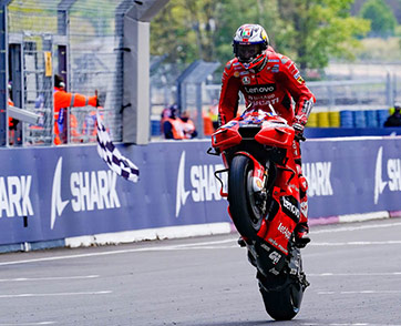 Score settled! Miller wins wild flag-to-flag in France