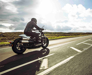 ฮาร์ลีย์-เดวิดสัน เปิดตัว Sportster® S พร้อมสมรรถนะขั้นสุด อีกขั้นของรถมอเตอร์ไซค์แห่งยุค  
