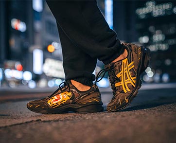 A BATHING APE® × ASICS  GEL-1090™ สนีกเกอร์สายสตรีทสุดเท่