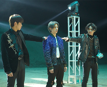“TRINITY” ส่ง PV “LIFE AIN’T OVER” เอาใจแฟน ๆ “TWILIGHT”