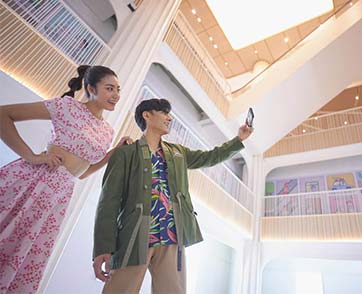 เซ็นทรัลเวิลด์ เปิดประสบการณ์งานอาร์ต ผลงาน illustrator ชื่อดัง ‘Sundae Kids’ ในรูปแบบ Vertical Art Exhibition 