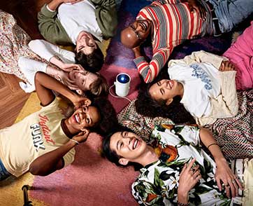 5 เหตุผล ทำไม The Freestyle โปรเจคเตอร์พกพาจากซัมซุง ถึงเป็นแก็ดเจตสุดคูลแห่งปี 2022