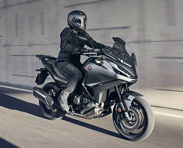 เรียกได้ว่าร้อนแรงไม่น้อยสำหรับ New NT1100 กับดีไซน์ที่สะกดทุกสายตา จนคว้ารางวัล Red Dot