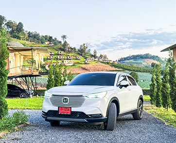 New Honda HR-V e:HEV  ออกแบบมาทรงสปอร์ต ตอบโจทย์ผู้ใช้รถยนต์สมัยใหม่ ด้วยกระจังหน้ารถที่ออกแบบมาแนวกึ่งไฟฟ้า