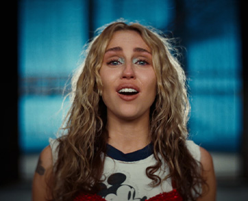 ก้าวข้ามผ่านอดีตที่เจ็บปวดไปสู่อนาคตที่สดใส กับเพลงใหม่ Used To Be Young จาก Miley Cyrus