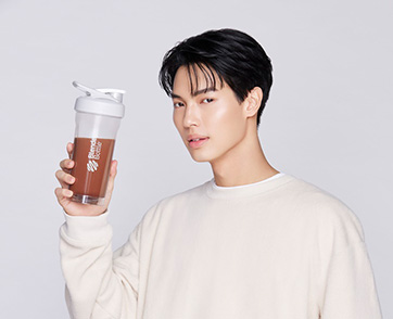 ตาลุกวาว ‘วิน-เมธวิน’ อวดหุ่นลีน กล้ามเป็นมัดๆ   ในงานหนังโฆษณา โกโก้ HERSHEY’S Let’s Move  