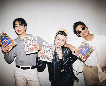 เป๊ก ผลิตโชค - เนม เก็ตสึโนวา - โมนิก้า แจกความฟินให้แฟนคลับใจฟู กับกิจกรรมแจกลายเซ็น  ในงานเปิดตัวหนังสือ Coming of Age 40 Years of GMM Grammy