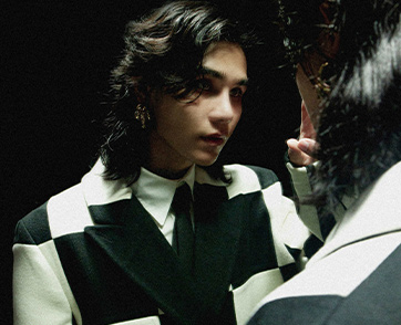 เมื่อแฟชั่นมาพบกับดนตรี “Black Tie” ซิงเกิ้ลอันดับที่ 8 เพลงภาษาอังกฤษเพลงแรก ของ “เจฟ ซาเตอร์” ที่ได้แรงบันดาลใจจาก Valentino - Black Tie Collection