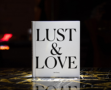 พัลซ์ภูมิใจที่จะประกาศการตีพิมพ์หนังสือ “Lust and Love” ผลงานภาพถ่ายศิลปะโดย อาร์ค สาโรจน์ ช่างภาพชาวไทย