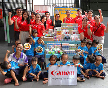“Canon Volunteer” สานต่อการสนับสนุนมูลนิธิเด็กอ่อนในสลัมฯ เดินหน้ามอบของจำเป็นให้บ้านเด็กอ่อน 3 แห่ง