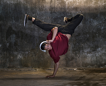 เทคนิคและสไตล์การเต้น BREAKING DANCE 