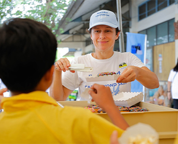 ไบเออร์สด๊อรฟ ยกทีมพนักงานต่อยอดกิจกรรม CARE BEYOND SKIN Day ปีสอง มอบการดูแลที่มากกว่าผิวพรรณปรับโฉมโรงเรียนโพรงมะเดื่อวิทยาคม