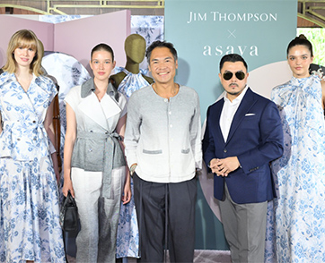 JIM THOMPSON x ASAVA ปล่อยคอลเลกชันสุดไอคอนิกแห่งปี เมื่อสองแบรนด์ระดับตำนานเมืองไทย ร่วมสะท้อนความงามของผู้หญิงยุคใหม่ ผ่านไอเทม Casual Wear สวยสะกด