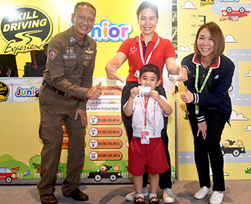 นักเรียนอนุบาล โรงเรียนกุมุทมาส เข้าร่วมกิจกรรมมากมายในงาน “มหกรรมยานยนต์ ครั้งที่ 41” ทั้งเรียนรู้ขับรถตามกฎจราจร ฝึกทักษะขับรถ F1 ชมรถโบราณ