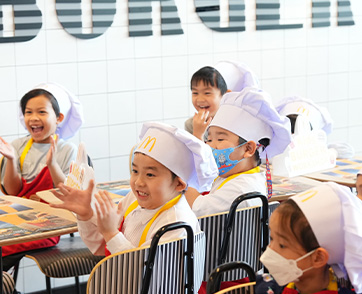 แมคโดนัลด์ จัดกิจกรรม Kids Burger Workshop มอบประสบการณ์สุดพิเศษ ปั้นเชฟตัวน้อย สร้างสรรค์เมนูเบอร์เกอร์สุดโปรด