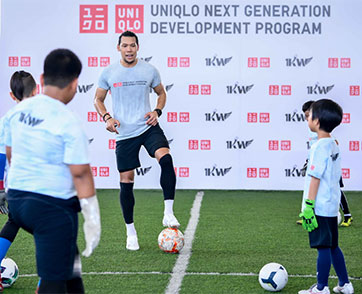ยูนิโคล่ และ ตอง-กวินทร์ ร่วมจัดกิจกรรมฝึกทักษะฟุตบอล ภายใต้โครงการ UNIQLO Next Generation Development Program ครั้งที่ 3 