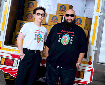 FAT & FURIOUS x เด็กสมบูรณ์ เมื่อแบรนด์เสื้อผ้าสตรีทแฟชั่น เจอกับซอสปรุงรสในตำนาน การคอลแลปสุดครีเอทจึงบังเกิด!