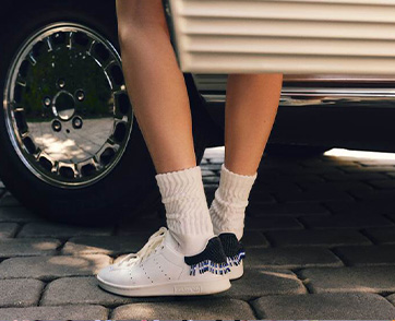  อาดิดาส ออริจินอลส์ และเอดิสัน เฉิน เผยโฉม CLOT Stan Smith Beaded by Edison Chen