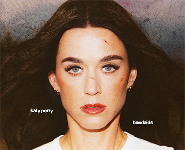 Katy Perry เผยด้านที่บาดเจ็บแต่ลุกขึ้นสู้อย่างสตรอง ในเพลงใหม่ “bandaids” พร้อมแนวดนตรีที่คุ้นเคย และ MV เต็มไปด้วยอารมณ์ขันที่แฟน ๆ คิดถึง