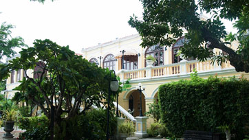 พักกาย หายใจให้เต็มปอด ณ Praya Palazzo